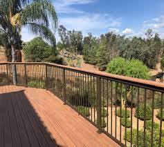 And, it can easily hold up to tough weather, including ice, snow, rain and uv rays. Aluminum Railings Metal Railings Vista Railing Systems