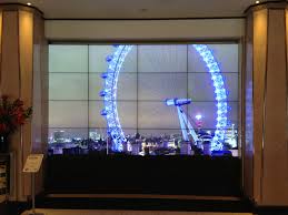 Marriott Hotel Grosvenor Square 4x4 Videowall Hd With Live Feed From Roof Camera