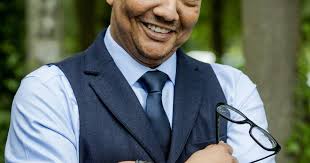 Jörgen raymann stopt na vier jaar met het radioprogramma ask me anything op bnr nieuwsradio. Jorgen Raymann Is Helemaal Klaar Met Typetje Tante Es Show Ad Nl