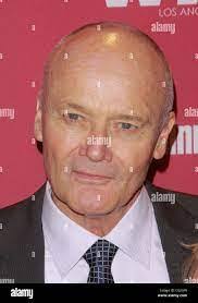 Derrick Bratten's Instagram, Twitter & Facebook