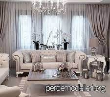 Ahşap mor ve sarı vizon rengi koltuk takımına uygun perde renkleri içinde yer. Perde Modelleri Nasil Secilir En Son Cikan Perde Modelleri