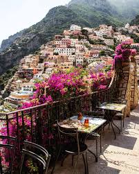 There were the mandolins and 2 mans normally play and sing tipical italian songs and the following video shows you the amazing view from this restaurant terrace at sunset time. Dinner Positano Wallpapers Wallpaper Cave