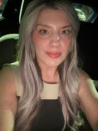 Remove white spot from nose in photo?