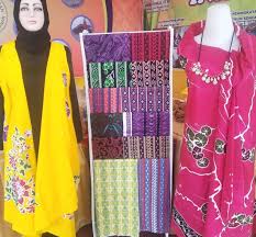 Falsafah kehidupan itik ini dituangkan ke dalam motif itiak pulang patang (itik pulang petang). Cerita Mistis Di Balik Batik Rentak Bulian Khas Indragiri Hulu
