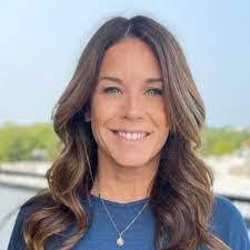 Ellen Bernier's Instagram, Twitter & Facebook