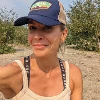 Jen Poole's Instagram, Twitter & Facebook