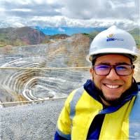 300+ perfiles de «Luiz Valdez»