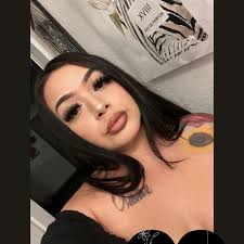 Where to shop for simple court wedding dresses?