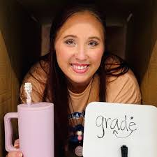 Britney Crowe's Instagram, Twitter & Facebook