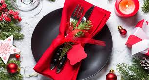 Descubre las mejores ideas de adornos navideños para decorar tu hogar. 5 Consejos Para Vestir La Mesa En Navidad Hosteleriasalamanca Es
