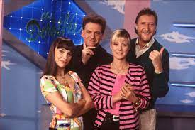 Sur ce site vous pouvez consulter : Club Dorothee Tv Series 1987 1997 Imdb