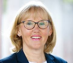 HYMER-Azubis bauen Krippen für Seniorezentrum in Bad Waldsee