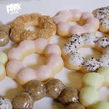 Mochi donuts aka pon de rings are all the rage in japan when it comes to donuts. Thrillist Ever Heard Of Pon De Ring Donuts Fork Yeah Facebook