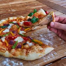 Italienische Pizza Selber Machen So Klappt Es Auch Zuhause Rezept Pizza Selber Machen Pizza Selber Machen Rezept Pizzateig Rezept Italienisch