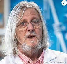 D'ailleurs, les parents de cette psychiatre étaient. Didier Raoult Cette Petite Regle Amusante Que Lui Impose Sa Femme Natacha Purepeople