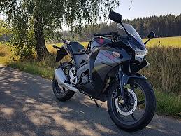Honda alongside the similarly designed cbr150r, which is primarily aimed for the far east market. Honda Cbr 125 R Wikiwand