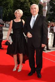 Kdo miroslava donutila shazoval potutelně z klády, když hrál slavnou baladu pro banditu? Lesk A Bida Varu Jak Vypadalo Rozlouceni S Festivalem Zena Cz Magazin Pro Zeny