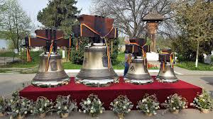 Situata la marginea bucurestiului, manastirea cernica este zidita in mijlocul unui lac inconjurat de paduri seculare, prezentand in orice anotimp aceeasi atractie, atat pentru cei ce iubesc frumosul. Excursie De O Zi Cum Ajungi La Manastirea Cernica Trivo Ro