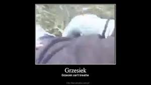 Już teraz możesz nosić twoje ulubione teksty kamerzysty, dzięki naszej aplikacji kamerzysta soundboard. Kamerzysta Na Kanapke A Grzesiek Can T Breathe Youtube