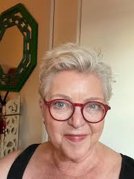 Darlene Hensley's Instagram, Twitter & Facebook