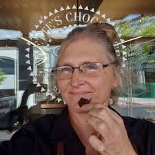 Let's meet some of the business owners that make #OxbowPublicMarket so  special ❤️ 🥂 @barlucianapa & @karascupcakes founder Kara Haspel Lind 🥬  @hudson.g.g founder Lee Hudson 🥧 @modelbakery owners Karen Mitchell and