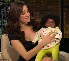 1 279 232 tykkäystä · 451 puhuu tästä. Emmy Rossum Takes Another Swipe At Gisele Bundchen S Famous Breast Feeding Instagram Daily Mail Online