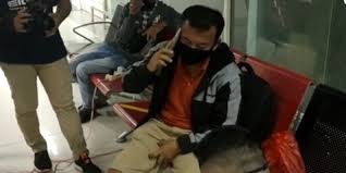 Pada tanggal 12 mei 2020, saya membeli tiket penerbangan sriwijaya air dari surabaya ke jakarta soekarno hatta untuk tanggal 13 mei 2020. Avksfeyvi Kasm