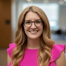 9 months have flown by since I started working at the Wake Forest  University School of Business. Somehow a new headshot makes it feel  official, especially with the "living room" in the