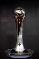 É um dos torneios mais prestigiados do mundo e a competição de clubes mais prestigiada no futebol europeu, disputada pelas equipas mais bem classificadas nos. Trofeu Da Liga 3 Mede 70 Centimetros E Pesa Nove Quilos Liga 3 Jornal Record