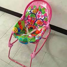 Umumnya baby bouncer berupa tempat duduk dengan posisi sandaran yang bisa diatur dan. Tempat Duduk Kereta Ayunan Bayi Baby Bayi Anak Kereta Kursi Goyang Gendongan Bayi Di Carousell