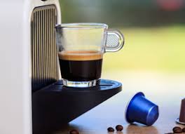 The original line includes medium roast, dark roast, and it is a coffee pod system that makes a sensational cup of freshly brewed coffee with a rich crema layer on top. Kaffee Kaufen Gunstig Schnell Geliefert Kaffee Shop Coffeerista