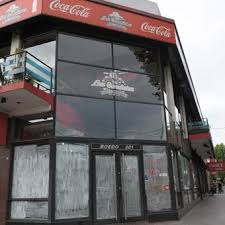 Lomas De Zamora Tras El Cierre De La Pizzeria Las Carabelas El Futuro Del Mitico Local Es Un Misterio