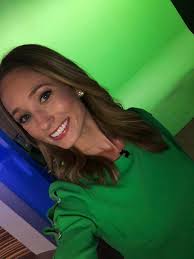 Wore my Irish green dress tonight. Good thing I'm not a meteorologist...  #floatinghead #invisiblewoman