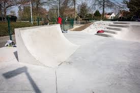 Samen met rawin en vele andere skaters ga ik vaak naar het skatepark van rotselaar. Skatepark Kessel Lo Skateparks Detail Trucks And Fins