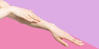 Parmi les vertébrés, les poils sont caractéristiques des mammifères. Epilation Bras Comment Se Debarrasser Des Poils Sur Les Bras Cosmopolitan Fr