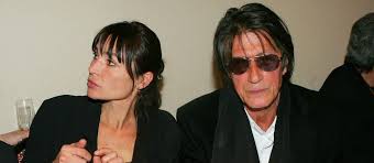 Ici paris affirmait que thomas dutronc aurait déjà présenté sa douce à son papa, jacques dutronc, installé en corse. Qui Est Sylvie Duval La Compagne De Jacques Dutronc Iziva Com
