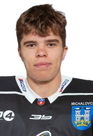 Faith Roman's Instagram, Twitter & Facebook