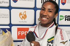 She won the bronze medal in personal life. Judoca Ketleyn Quadros Comemora Chance De Voltar A Treinar De Forma Oficial Superfc