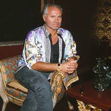 He designed throughout the 1980s and '90s and built a fashion empire by producing ensembles that. Gianni Versace 12 Stars Die Ermordet Wurden Bravo