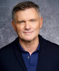 Andrew Leman's Instagram, Twitter & Facebook