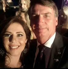 Candidata no DF, assessora de Flávio repassou fundo eleitoral ao marido