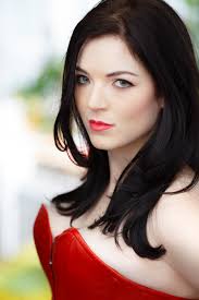 Danielle Cole's Instagram, Twitter & Facebook