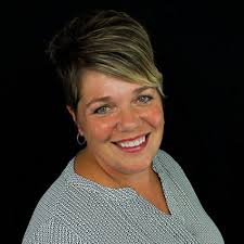 Dr. Sandra Moore of Lakewinds Chiropractic Center in Muskegon