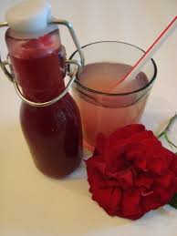 Sirop De Framboises Le Pays Des Gourmandises Sirop De Framboise Sirop Sirop Fait Maison