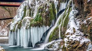 Este nu doar cea mai frumoasa cascada din romania, ci si din lume. Cascada BigÄƒr Una Dintre Cele Mai Frumoase Din Lume A IngheÅ£at Galerie Foto Descopera Ro