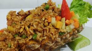 Jumpa lagi sama aku dessy afrilianti. Sensasi Makan Nasi Goreng Dengan Paduan Asam Segar Nanas Di Hard Cafe Bogor Tribunnews Bogor