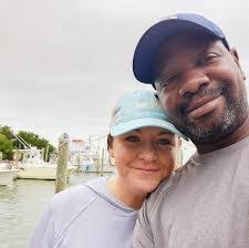 Tommie Robertson's Instagram, Twitter & Facebook