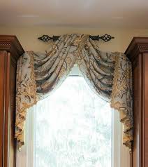 Pin By Linda Joseph On Decoracion Custom Window Treatments Kitchen Window Treatments Window Treatments