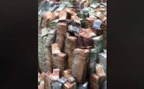 Sri namasivayam nadarajah was born on month day 1956, to nadarajah subramaniam and sathiavathy nadarajah. Batu Caves Arrest Of Top Temple Official Tan Sri R Nadarajah By Macc Weehingthong