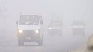 الضباب يحاصر طرقاً رئيسية في مصر.. والسلطات تمنع السير